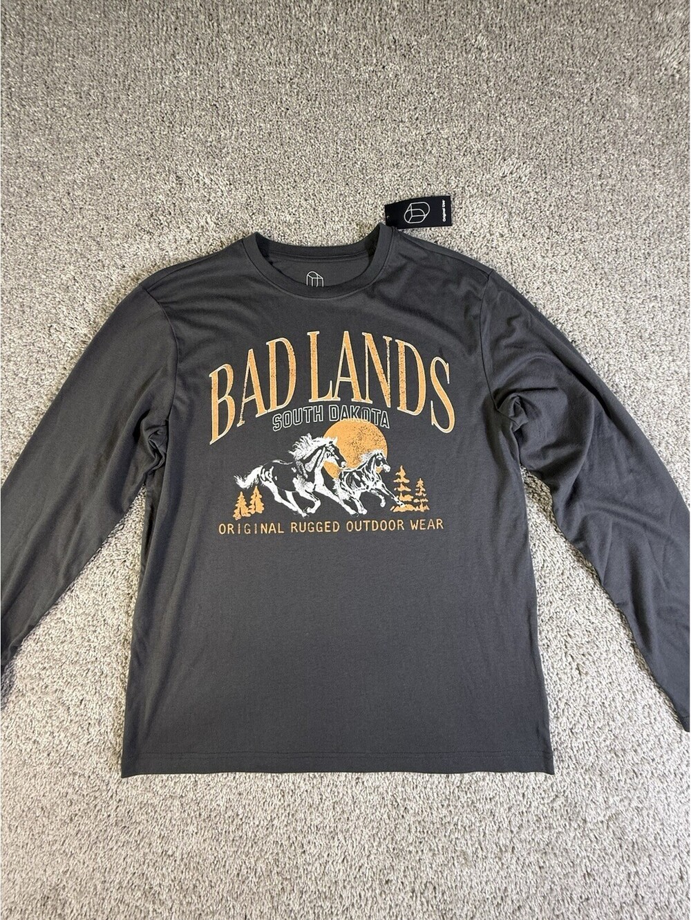 NWT Original Use Bad Lands South Dakota Long Sleeve T-Shirt, Size Medium